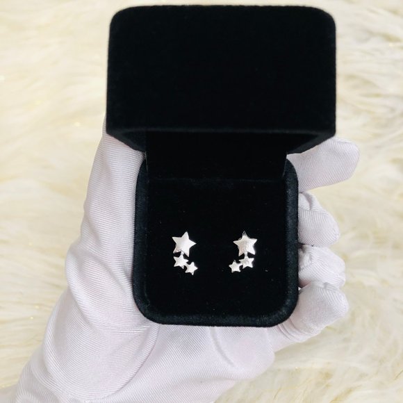 925 Minimalist Star Earrings - Picture 3 of 7